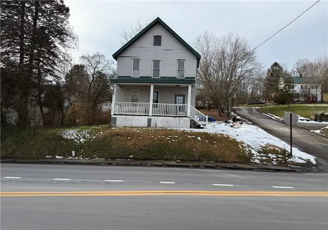 Photo 2 of Single family home for sale at 300 Hansen Ave, Butler, PA 16001 | MLS# 1735368 | Listing updated on 2026-08-28