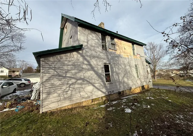 Photo 3 of Single family home for sale at 300 Hansen Ave, Butler, PA 16001 | MLS# 1735368 | Listing updated on 2026-08-28