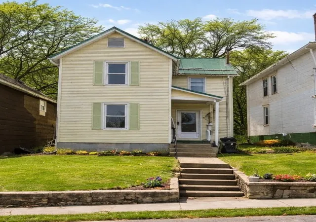Photo 1 of Single family home for sale at 214 Cleveland St, Butler, PA 16001 | MLS# 1735342 | Listing updated on 2026-08-28
