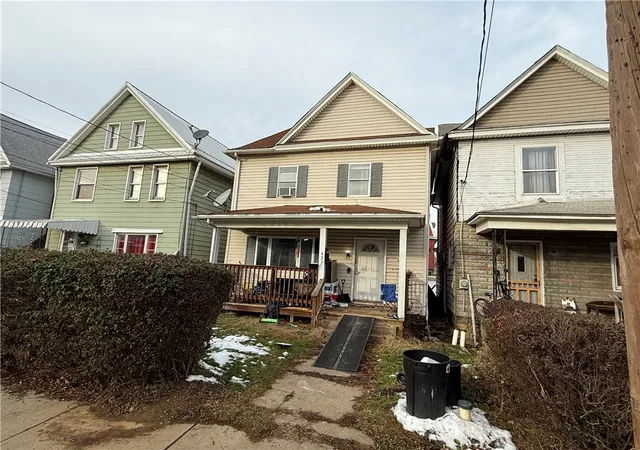 Photo 2 of Single family home for sale at 422 Negley Ave, Butler, PA 16001 | MLS# 1735366 | Listing updated on 2026-08-28