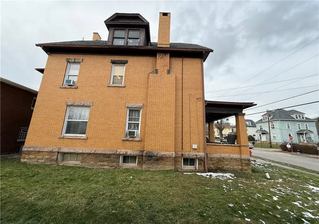 Photo 3 of Multi family home for sale at 346 Mercer St, Butler, PA 16001 | MLS# 1735358 | Listing updated on 2026-08-28