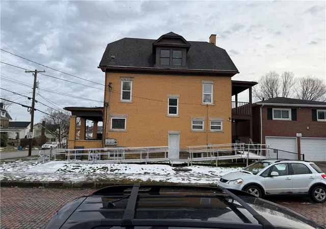 Listing Photo 4 - Condo for sale in building located at 346 Mercer St, Butler, PA 16001
