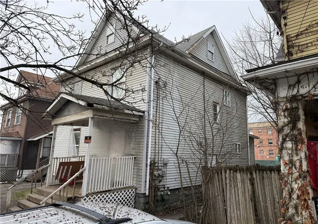 Photo 3 of House for sale at 326 W Cunningham St, Butler, PA 16001 | MLS# 1735354 | Listing updated on 2026-08-28