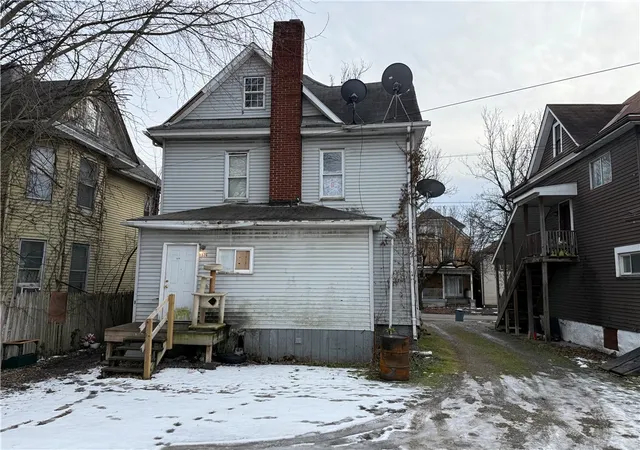 Photo 4 of House for sale at 326 W Cunningham St, Butler, PA 16001 | MLS# 1735354 | Listing updated on 2026-08-28