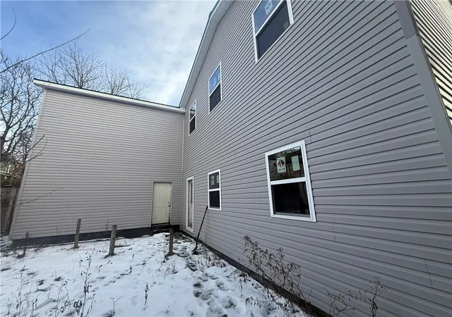 Photo 4 of House for sale at 404 E Locust St, Butler, PA 16001 | MLS# 1735351 | Listing updated on 2026-08-28