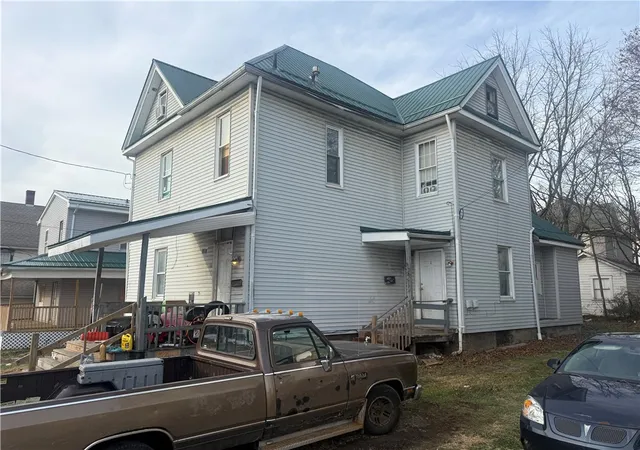 Photo 2 of Multi family home for sale at 410 E Locust St, Butler, PA 16001 | MLS# 1735343 | Listing updated on 2026-08-28