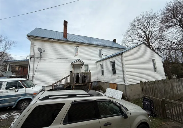 3rd image of 327 & 329 Howard St, City Of But Ne, PA 16001 | MLS# 1735344