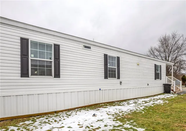 Homes for sale in Jeannette, PA | 253 Colleen Ln, Jeannette, PA 15644 | MLS# 1735317