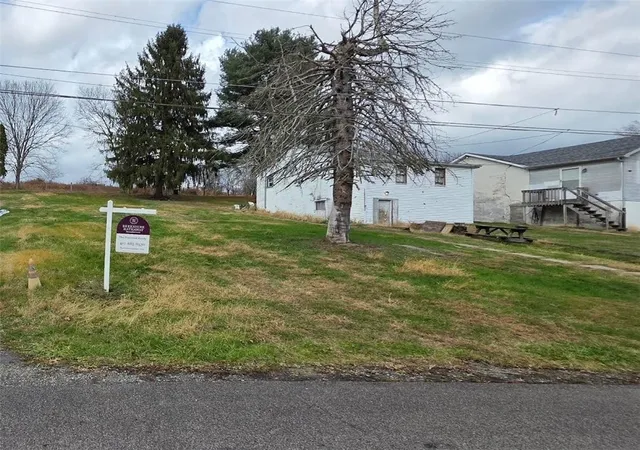 Homes for sale in North Bethlehem, PA | 112 Mancha St, North Bethlehem, PA 15330 | MLS# 1735617