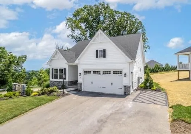 Photo 3 of Single family home for sale at 101 Pleasant Grv Ct, Clairton, PA 15025 | MLS# 1735544 | Listing updated on 2026-07-23