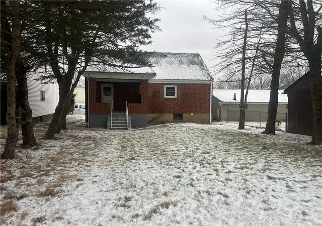 Homes for sale in Vandergrift, PA | 1020 Poe St, Vandergrift, PA 15690 | MLS# 1735970