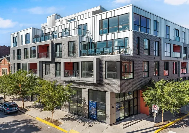 Homes for sale in Lawrenceville, PA | 3725 Butler St #302, Lawrenceville, PA 15201 | MLS# 1735879