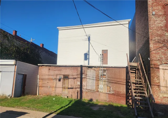 3rd image of 465 Merchant St, Ambridge, PA 15003 | MLS# 1736199