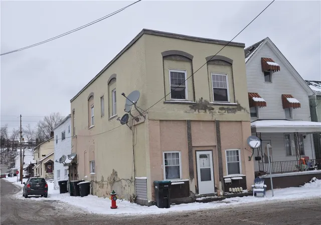 1st image of 701 E 2nd, Tarentum, PA 15084 | MLS# 1736196