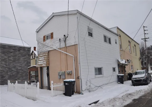 3rd image of 701 E 2nd, Tarentum, PA 15084 | MLS# 1736196