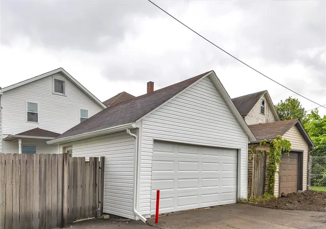 3rd image of 623 E 3Rd Ave, Tarentum, PA 15084 | MLS# 1736321