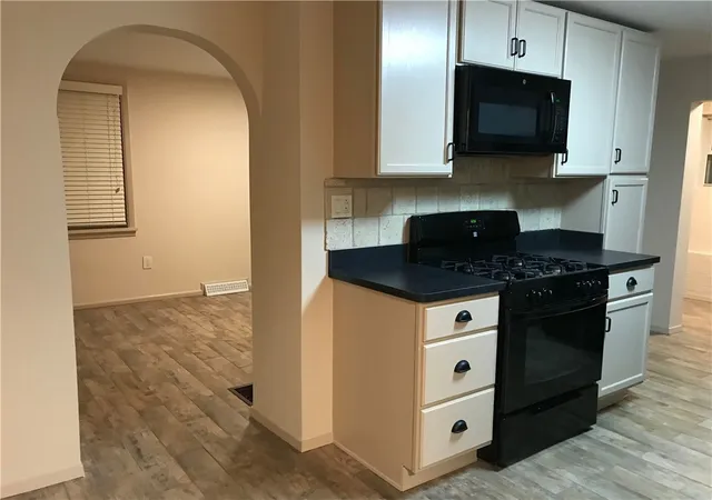 Photo 5 of Single family home for sale at 1520 1/2 4th Ave, Coraopolis, PA 15108 | MLS# 1736414 | Listing updated on 2026-07-23