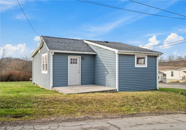 Homes for sale in Kiskiminetas Twp, PA | 28 Mckinistry Hill Rd, Kiskiminetas Twp, PA 15613 | MLS# 1736392