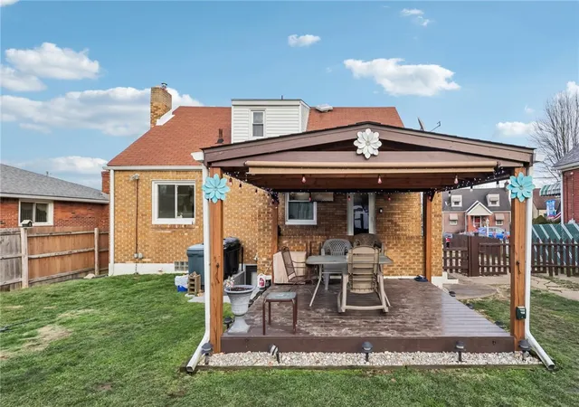 Homes for sale in West Mifflin, PA | 422 Mifflin St, West Mifflin, PA 15122 | MLS# 1736511