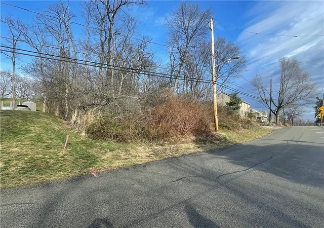 3rd image of 863 Dunster St, Pittsburgh, PA 15226 | MLS# 1736514