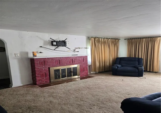 Photo 2 of Sale Pending at 1822 Ellsworth Ave, Carnegie, PA 15106 | MLS# 1736641 | Listing updated on 2026-07-10