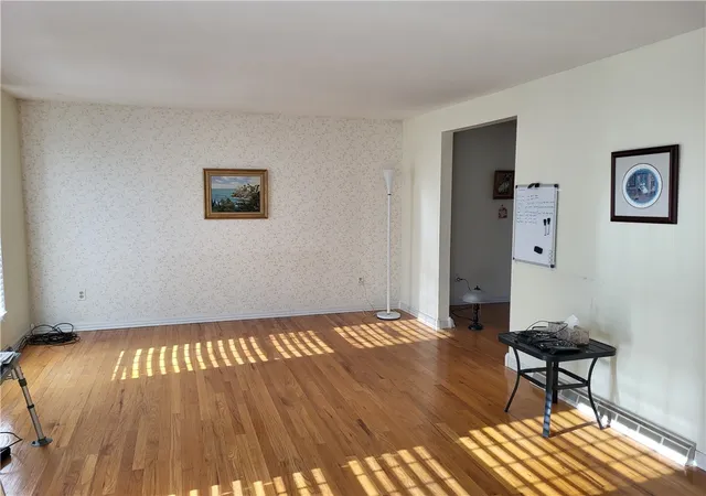 Photo 3 of Single family home for sale at 117 Farmington Dr, Butler, PA 16001 | MLS# 1736902 | Listing updated on 2026-10-05
