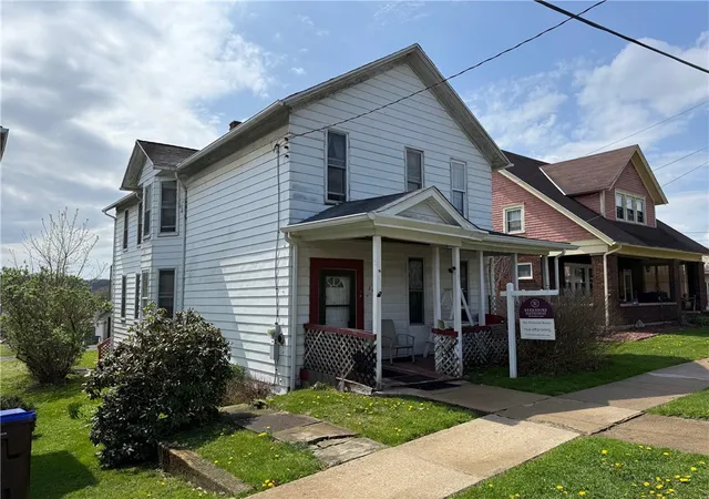 Single family home for sale at 202 Central Ave, Chicora, PA 16025 | MLS# 1737184