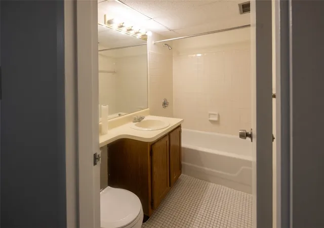 Photo 12 of Sale Pending at 1434 Forest Green Dr, Coraopolis, PA 15108 | MLS# 1737100 | Listing updated on 2026-04-23