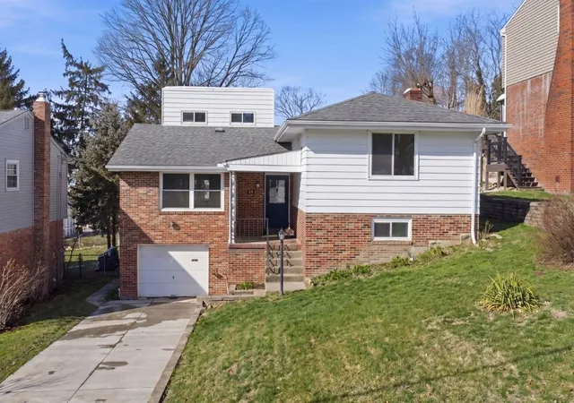 Homes for sale in Crafton, PA | 84 Hall Ave, Crafton, PA 15205 | MLS# 1737328