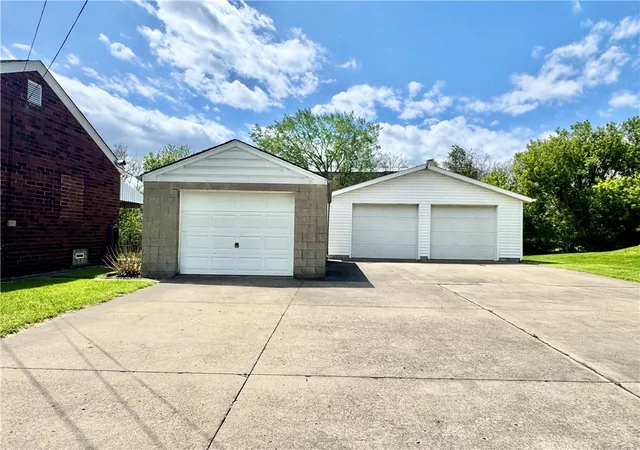 Homes for sale in Shenango Twp, PA | 1111 Crowe Street, Shenango Twp, PA 16101 | MLS# 1737612