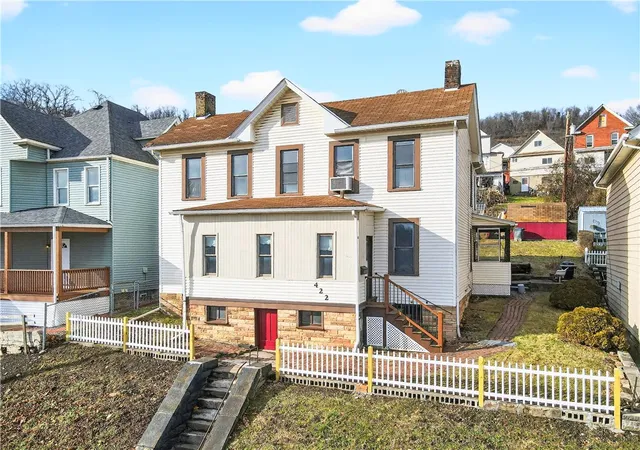 2nd image of 422 W 7th Ave, Tarentum, PA 15084 | MLS# 1736619