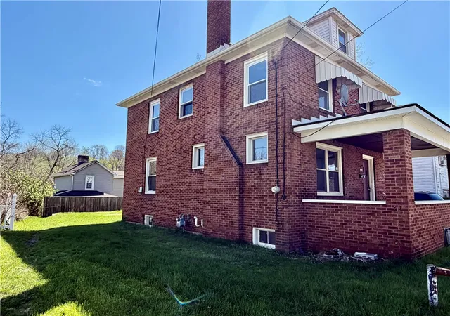 Homes for sale in New Brighton, PA | 1419 Penn Avenue, New Brighton, PA 15066 | MLS# 1737671