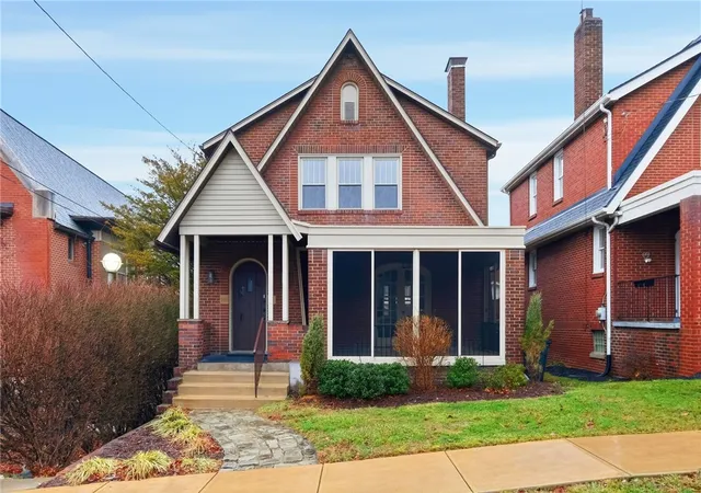 1st image of 359 Pennsylvania Ave, Oakmont, PA 15139 | MLS# 1737705