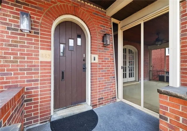 3rd image of 359 Pennsylvania Ave, Oakmont, PA 15139 | MLS# 1737705