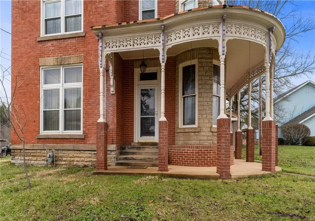 1st image of 804 W Mahoning St, Punxsutawney, PA 15767 | MLS# 1737813