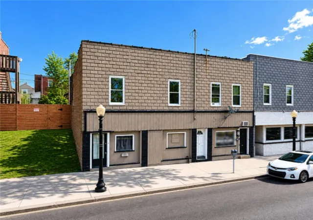 1st image of 221 5th St, Ellwood City, PA 16117 | MLS# 1737868