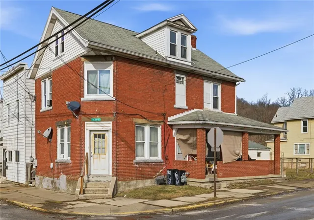 Homes for sale in Jeannette, PA | 1301 13015 Penn Avenue, Jeannette, PA 15644 | MLS# 1738017