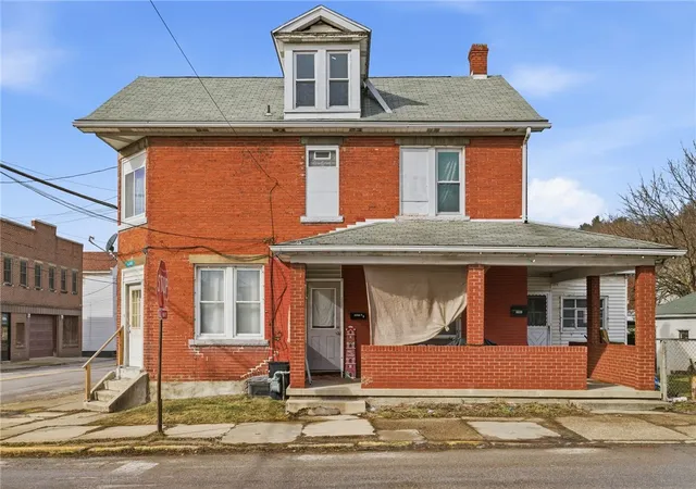 Homes for sale in Jeannette, PA | 1301 13015 Penn Avenue, Jeannette, PA 15644 | MLS# 1738017