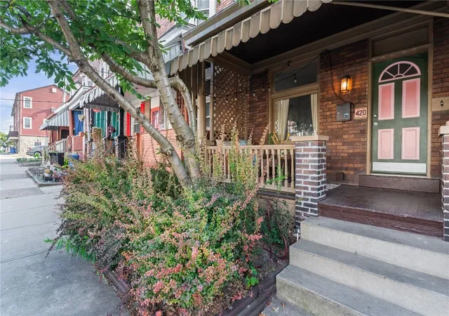 Homes for sale in Lawrenceville, PA | 420 Fisk Street, Lawrenceville, PA 15224 | MLS# 1737639