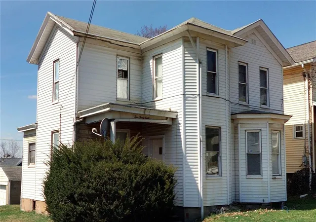 Homes for sale in Rochester, PA | 438 New York Ave, Rochester, PA 15074 | MLS# 1737997