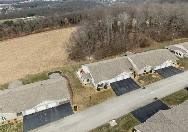 Homes for sale in Derry Twp, PA | 569 Sunview Cir, Derry Twp, PA 15650 | MLS# 1738140