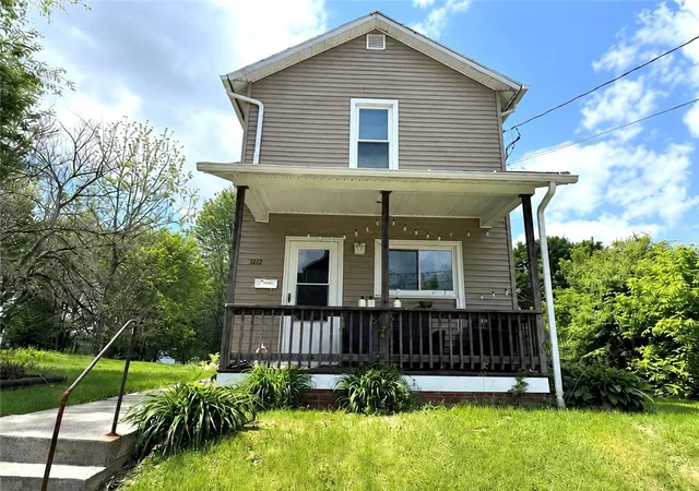 Homes for sale in New Castle, PA | 1212 Finch St, New Castle, PA 16101 | MLS# 1738011