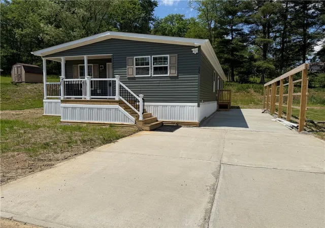 Homes for sale in Adams Twp, PA | 235 Sunnyhill, Adams Twp, PA 16059 | MLS# 1738128