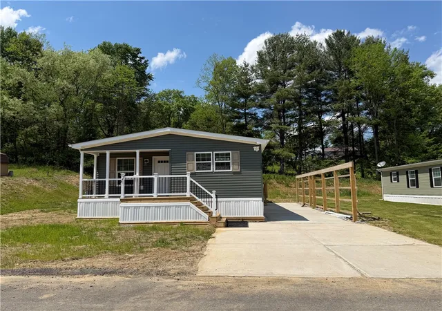 Homes for sale in Adams Twp, PA | 235 Sunnyhill, Adams Twp, PA 16059 | MLS# 1738128