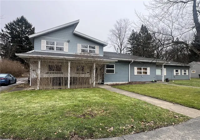 1st image of 129 S Buhl Farm Dr, Hermitage, PA 16148 | MLS# 1738664