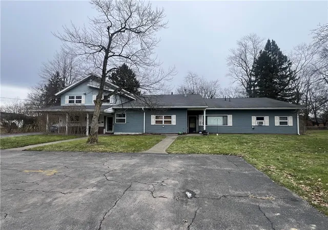 2nd image of 129 S Buhl Farm Dr, Hermitage, PA 16148 | MLS# 1738664