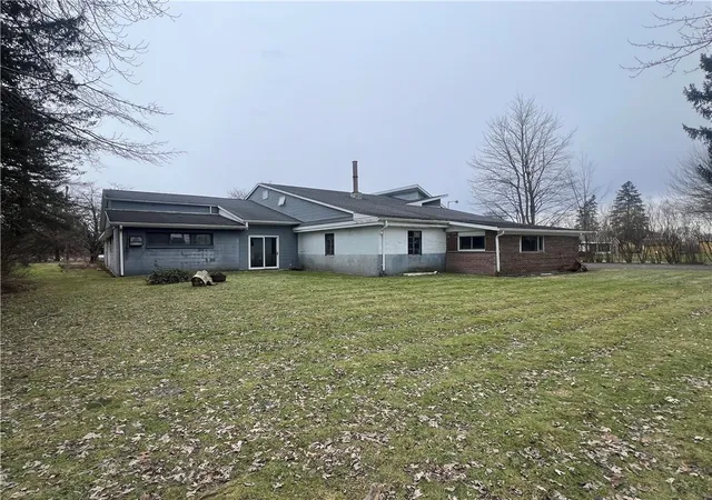 Homes for sale in Hermitage, PA | 129 S Buhl Farm Dr, Hermitage, PA 16148 | MLS# 1738664