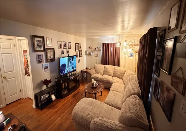 Photo 3 of Single family home for sale at 464 Greenridge Rd, New Kensington, PA 15068 | MLS# 1738638 | Listing updated on 2026-09-28