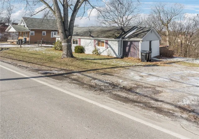 2nd image of 1609 Old Brodhead Rd, Monaca, PA 15061 | MLS# 1738485