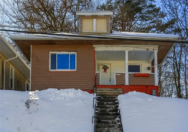 Homes for sale in Coraopolis, PA | 1510 Hiland Ave, Coraopolis, PA 15108 | MLS# 1738898